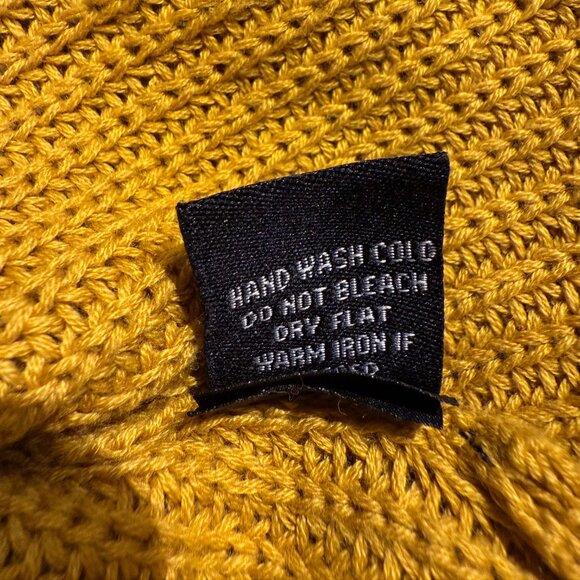 Moon & Madison Women's Chubby mustard long sleeve crew neck sweater; Size XL - Picture 7 of 7